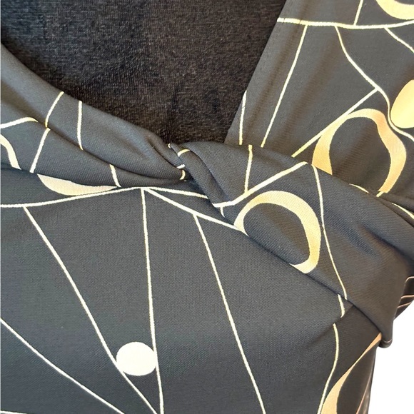 Worth Knot Front Black & Tan Stretch Polka Dot Top - Picture 2 of 6